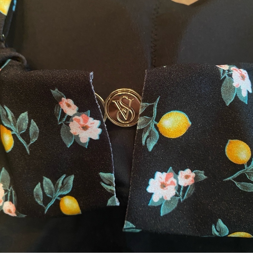 Victoria’s Secret • Lemon Floral Ruffle One-Piece Swimsuit • XL • NWT - Picture 7 of 11